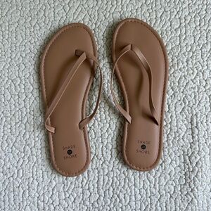 tan flip flops!!